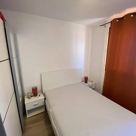 T3 Rénové, 6 Pers, Face Mer, Parking, Balcon, Proche Plages - Fr-1-81-583